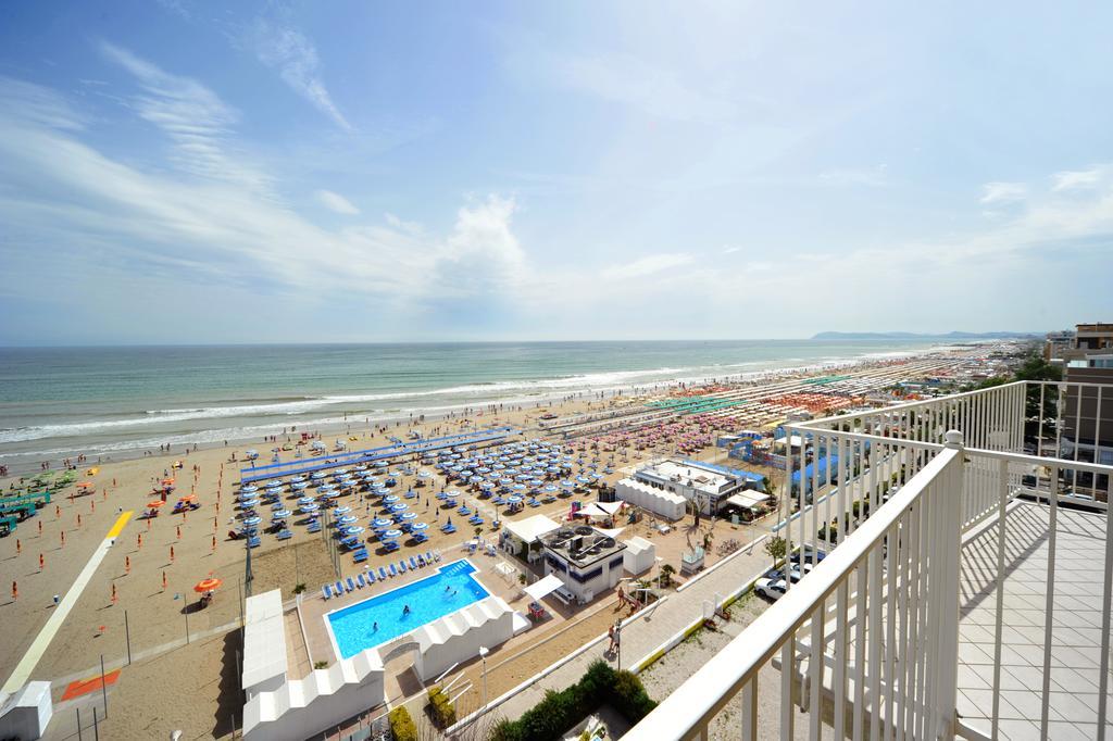 Hotel Fedora Riccione Exterior foto